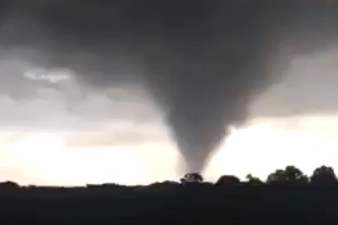 Un tornado causó estragos en el sur de Santa Fe y dejó a Bombal sin luz