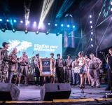 Vigilia en Rosario: una multitud homenajeó a los caídos en Malvinas en el Monumento