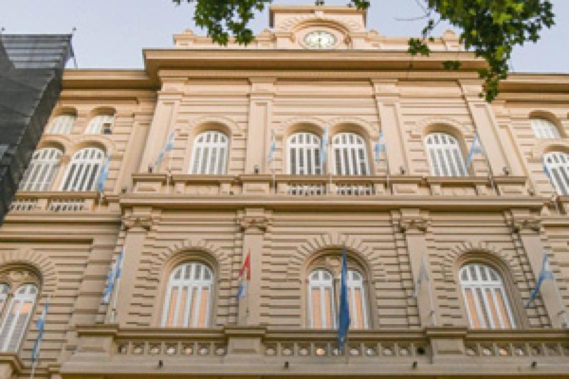 Día del Trabajador: cómo funcionarán los servicios en Rosario durante el fin de semana largo