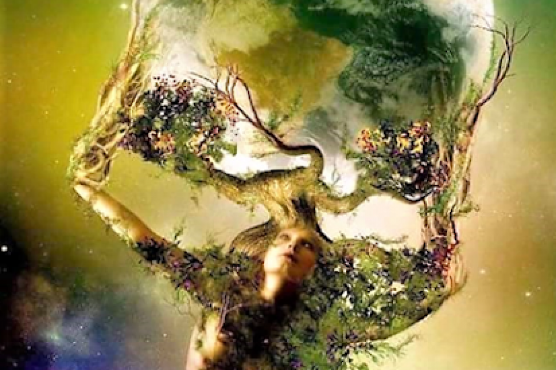 La tierra celebra su medio siglo