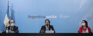 El Gobierno lanza una línea de créditos subsidiada para que docentes puedan comprar computadoras