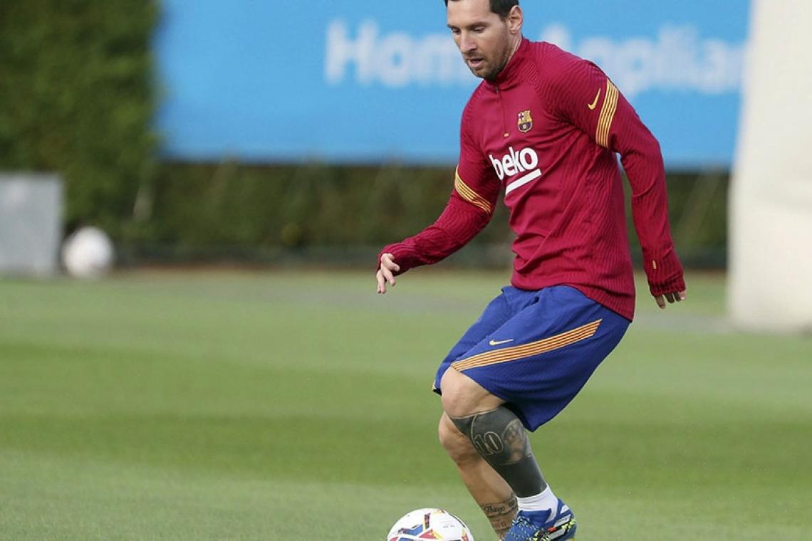 Messi se adapta al nuevo Barcelona de Koeman, sin todavía muchos cambios