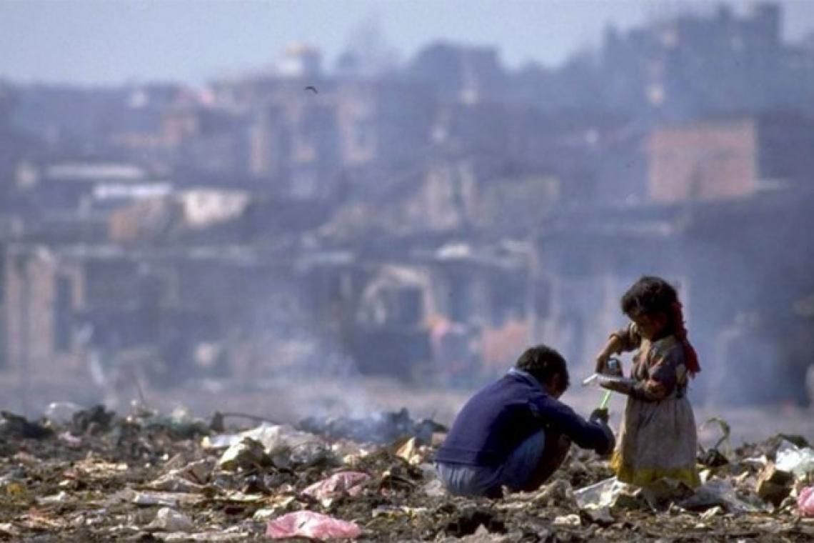 La pandemia acelera el crecimiento de la pobreza, que golpea a casi la mitad de los argentinos