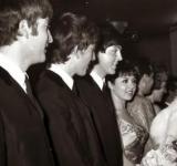 El día que la Reina cayó rendida a los pies de Los Beatles