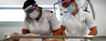 Al menos 3.000 enfermeras murieron por coronavirus y la mayoría se plantea dejar su puesto