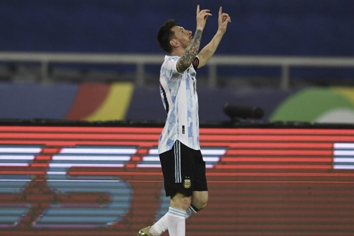 Otro gol de tiro libre de Messi para superar a Batistuta