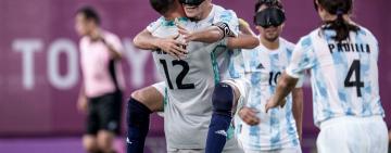 Los Murciélagos golearon a Tailandia y enfrentarán a China en semifinales
