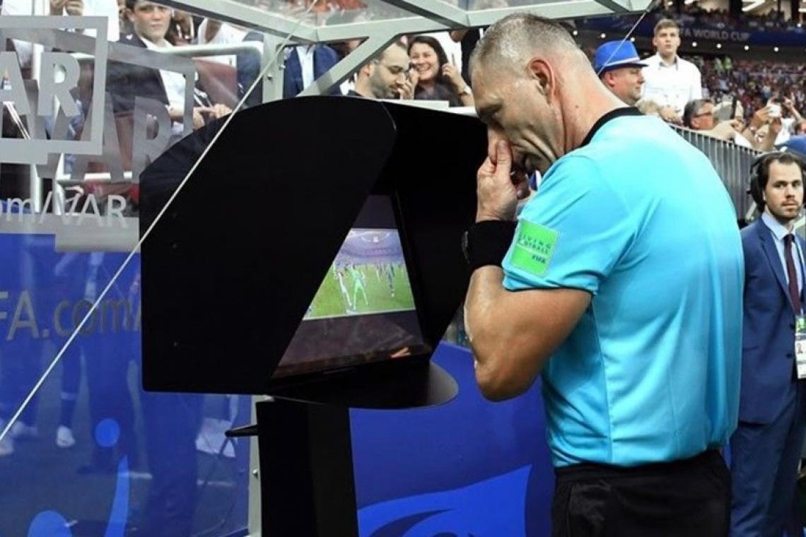 El VAR desembarcará en forma completa en Argentina recién en el 2022