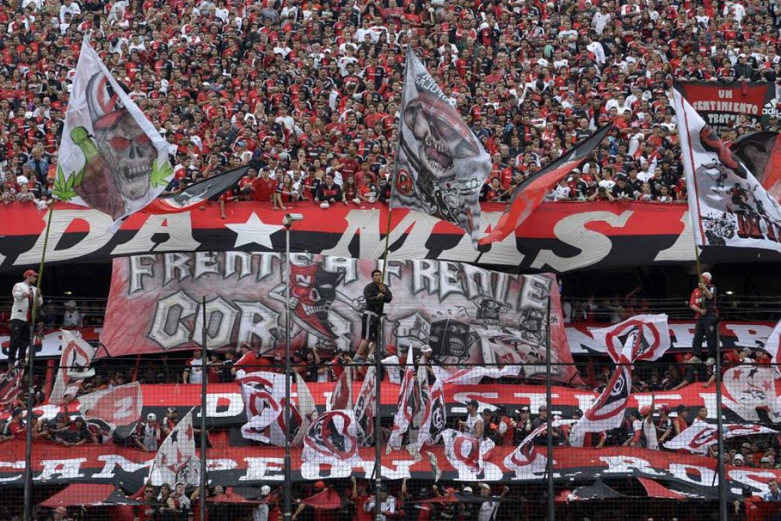 "Si los clubes no pueden cumplir con el control del aforo, evaluaremos volver atrás"