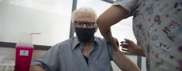 Vizzotti anunció que se comenzarán a aplicar terceras dosis de vacunas