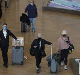 La OMS advirtió que la variante Ómicron presenta "un riesgo muy elevado" para el mundo