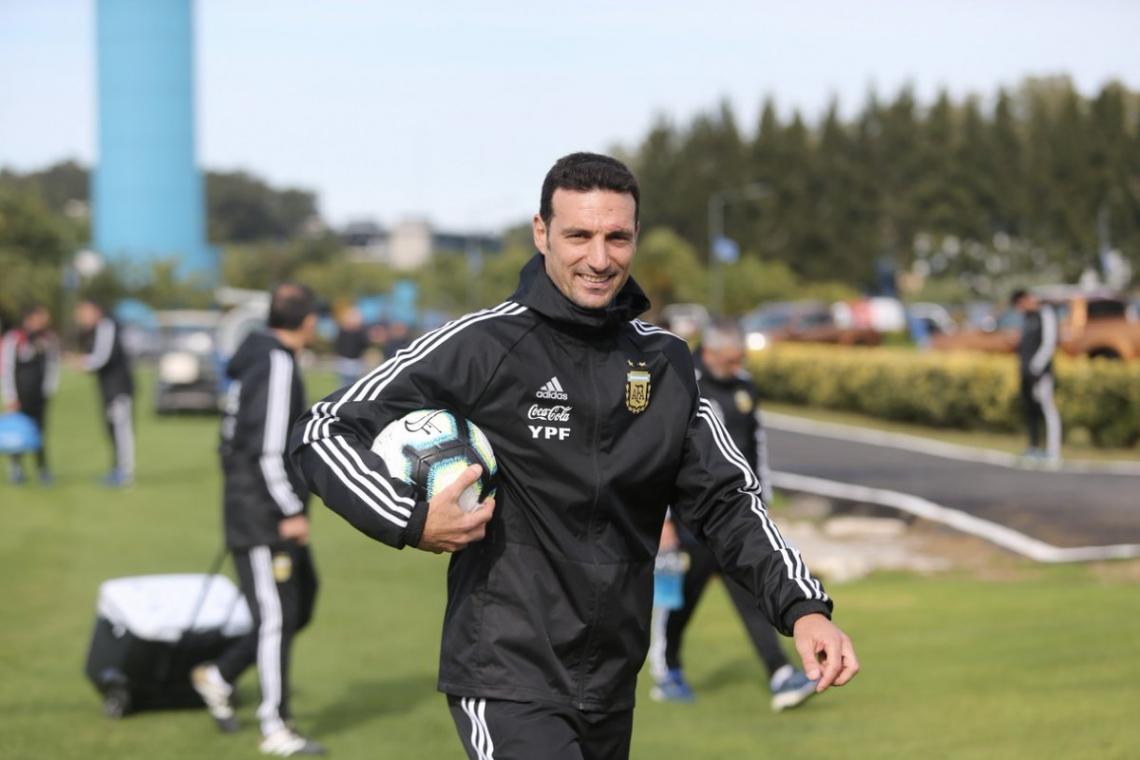 Scaloni, clarito y sin filtro: "Nadie tiene el puesto asegurado, sólo uno"
