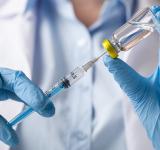 Covid: el tratamiento en el que se usó la vacuna para curar la enfermedad y no para prevenirla