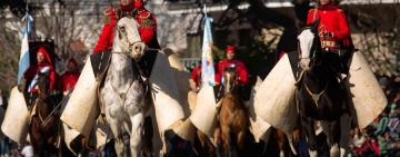 Más de 7 mil gauchos desfilaron en honor a Güemes, a 201 años de su muerte