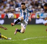 Con un doblete de un Messi brillante, Argentina goleó a Jamaica sin despeinarse