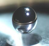 La diminuta esfera de diamante que es crucial para el futuro de la fusión nuclear y la energía limpia