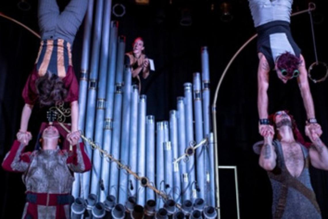 El Teatro La Comedia da la bienvenida a un nuevo espectáculo del Circo Lumière