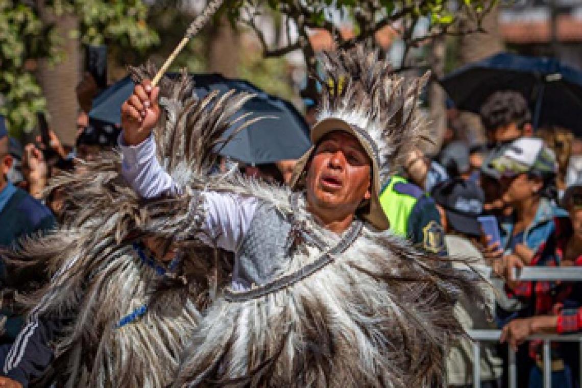 Fieles y peregrinos celebran la procesión del Señor y la Virgen del Milagro en Salta