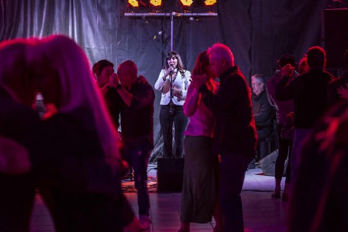 Para acercar el 2x4: continúa el programa «CHOLO», tango en clubes de barrio