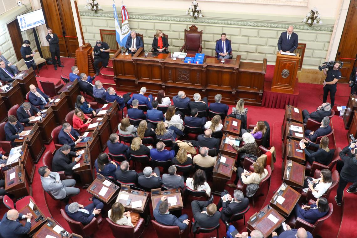 En las elecciones de mañana, se renuevan 130 bancas de diputados y 24 senadores