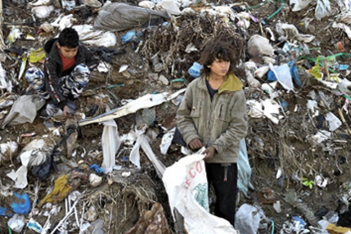 La pobreza del tercer trimestre fue de 44,7% y entre niños y adolescentes llegó al 62,9%