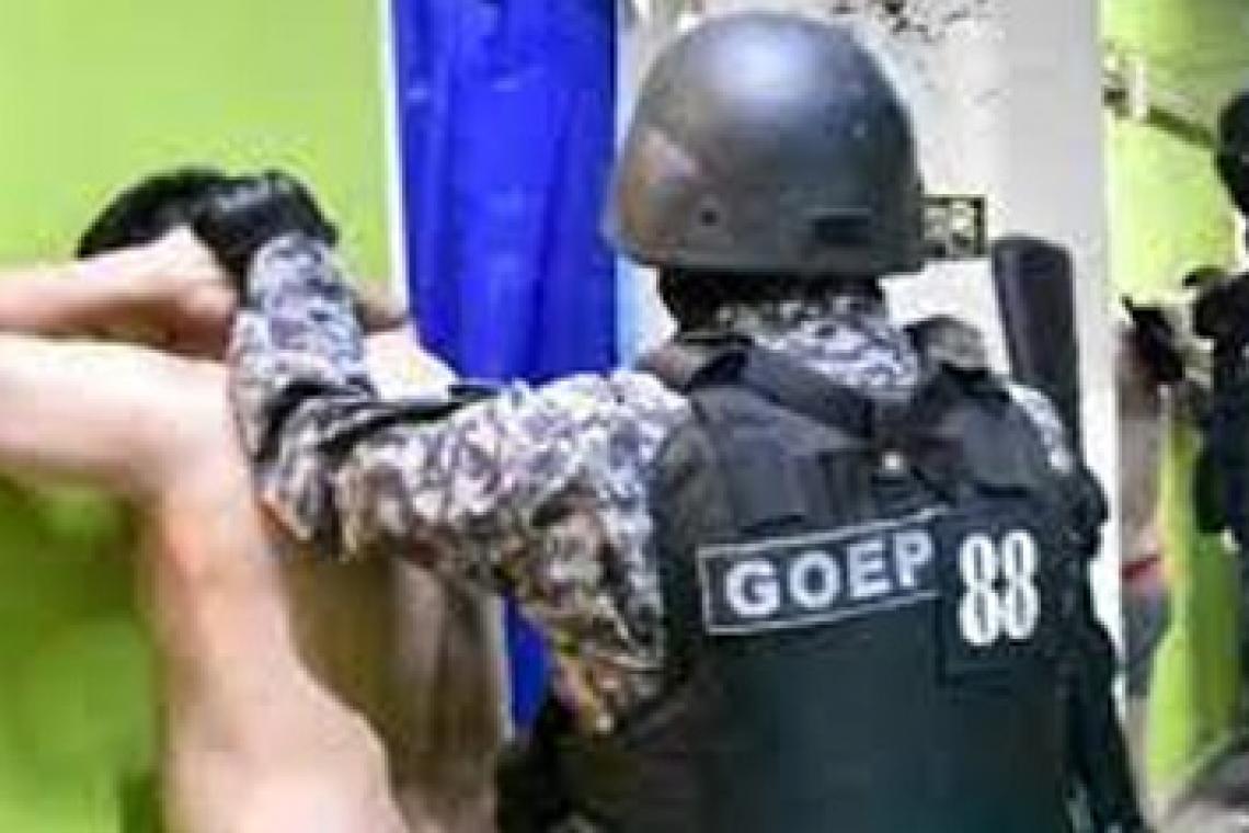 Atacaron a tiros un hospital y dejaron amenazas mafiosas contra Pullaro en Rosario