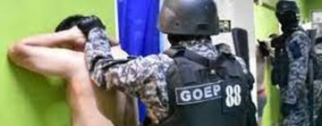 Atacaron a tiros un hospital y dejaron amenazas mafiosas contra Pullaro en Rosario