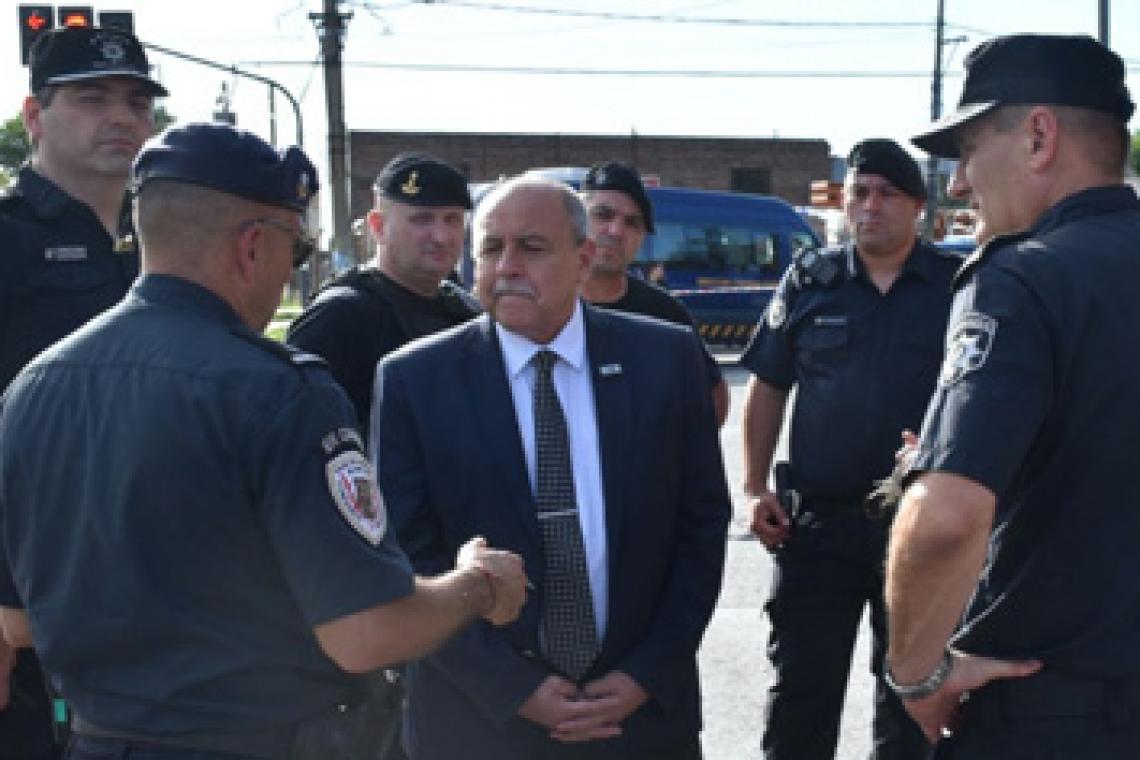 La policía detuvo a dos jóvenes luego de una balacera