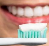 Cuál es la mejor manera de cepillarse los dientes