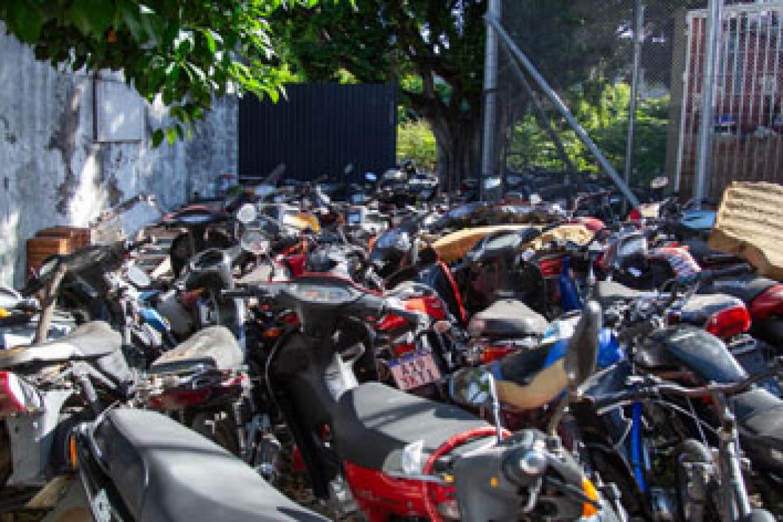 La Provincia retiró 50 autos, 300 motos y 100 bicicletas de la Comisaría 10ª de Rosario