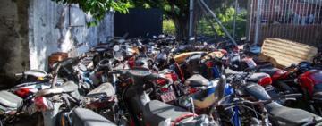 La Provincia retiró 50 autos, 300 motos y 100 bicicletas de la Comisaría 10ª de Rosario