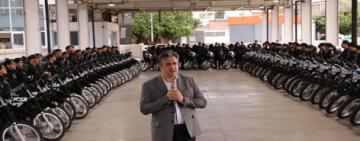 El Gobierno Provincial refuerza con la entrega de 90 motos el despliegue policial en las calles de Rosario