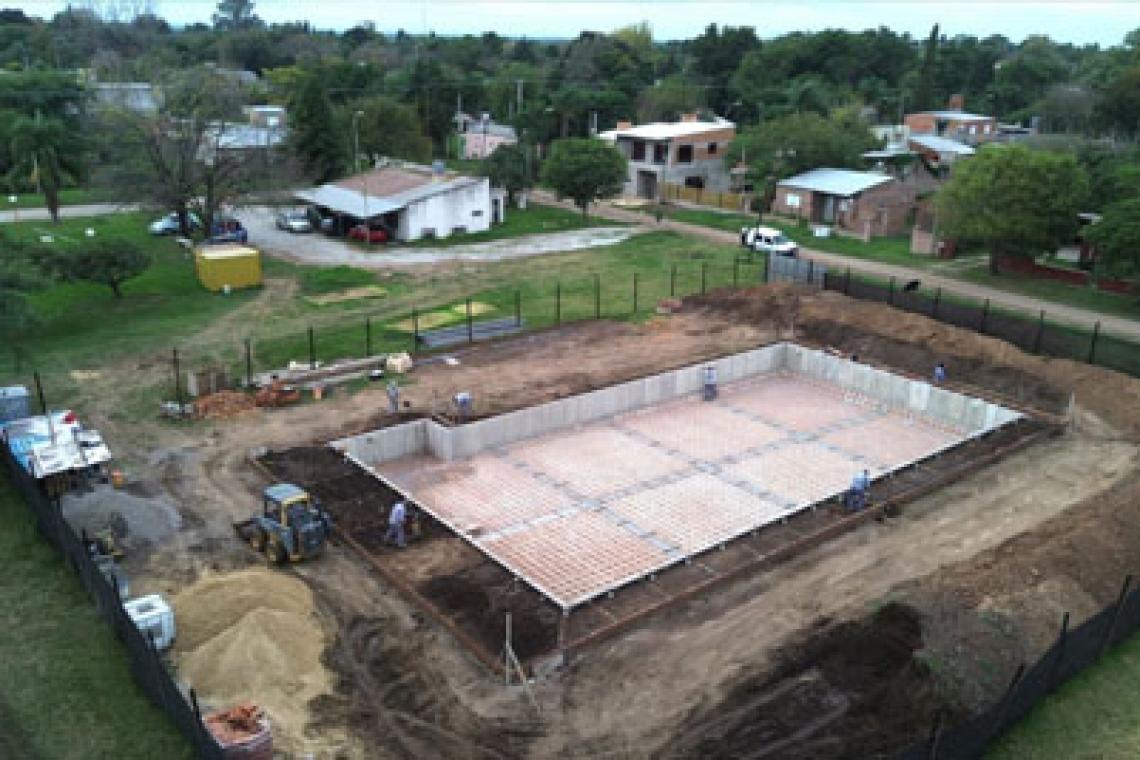 En Sauce Viejo, el Gobierno Provincial y la municipalidad construyen una pileta pública