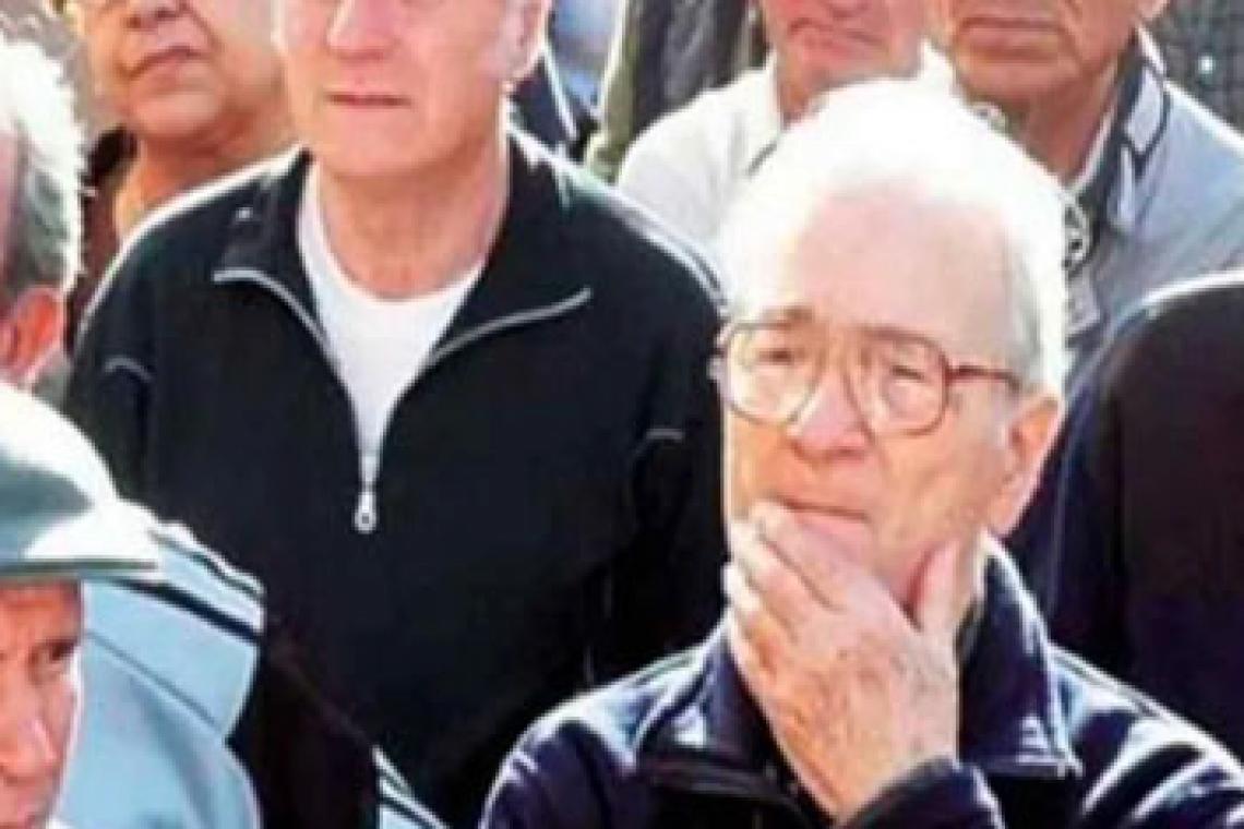 Economía: Luis Caputo, dijo que la jubilación promedio de quienes aportaron es de $900.000. Y que muchos, con la pensión, superan el millón.