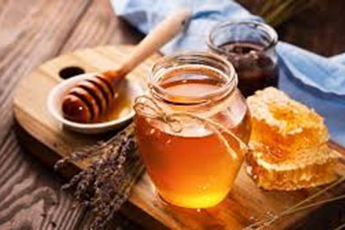 Los secretos químicos que ayudan a mantener la miel fresca durante tanto tiempo