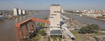 Puertos santafesinos en alza: en el primer semestre se movieron 110.000 toneladas y 10.000 contenedores más que en 2024