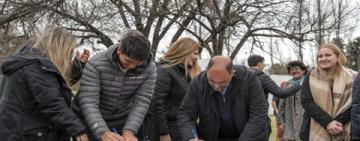 Municipio y Provincia firmaron acuerdo para fortalecer los centros Cuidar de la ciudad