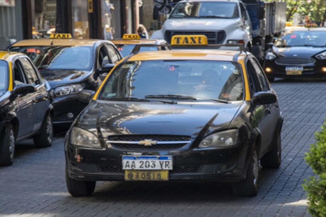 El sistema de taxis de Rosario amplía beneficios con una tarifa promocional