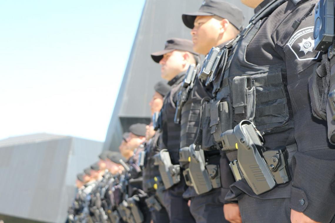 “Gracias a la Taser pudimos salvarle la vida”: un policía de Rosario relata cómo la nueva herramienta evitó una tragedia