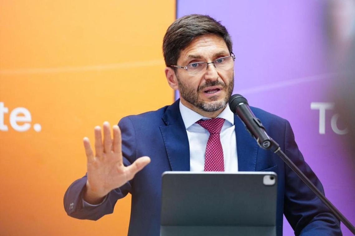 Maximiliano Pullaro: “Ningún personal policial ni del servicio penitenciario va a tener un sueldo inferior a $ 1.350.000”