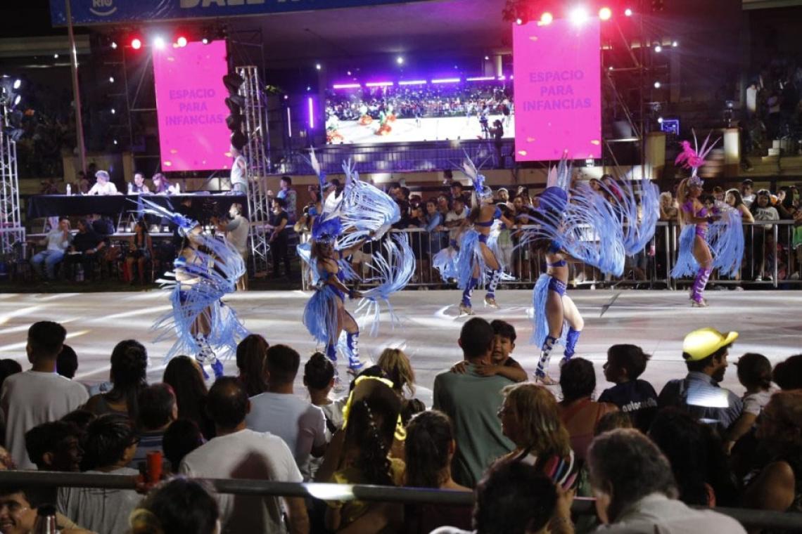 Rosario celebra el carnaval: tres noches de fiesta en el Parque Independencia