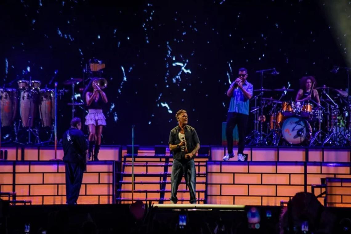 Alejandro Sanz enamoró a Rosario con entradas agotadas