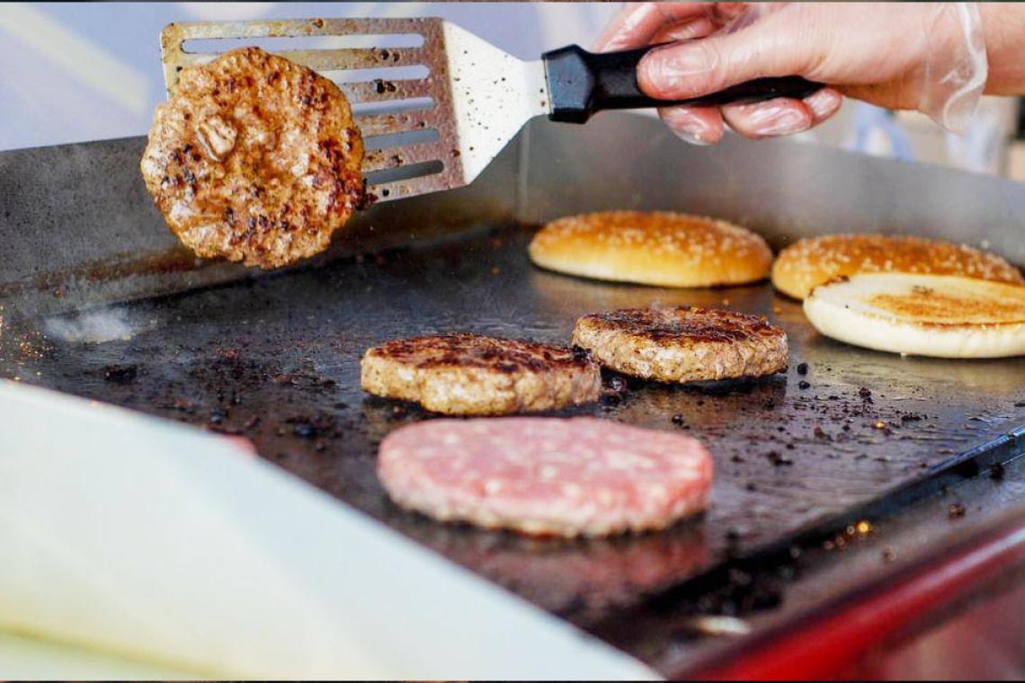 Crean la Cámara de Hamburgueseros de Rosario y lanzan promoción con precios a $1000