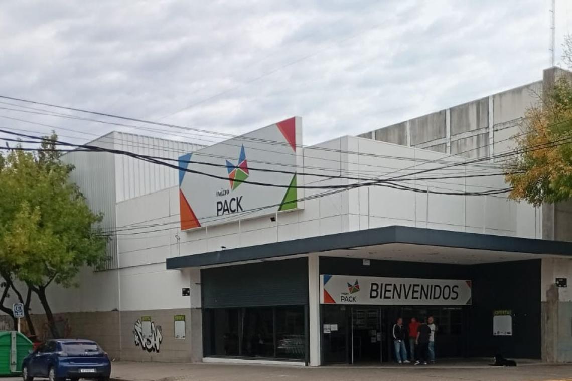 Supermercados chinos avanzan en Rosario: de autoservicios a grandes superficies y control de marcas locales