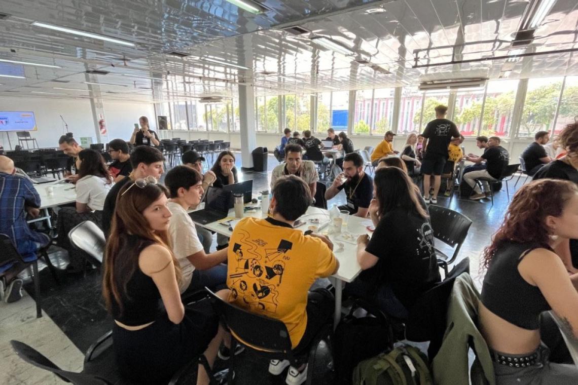 El Cultural Fontanarrosa relanza POV con talleres