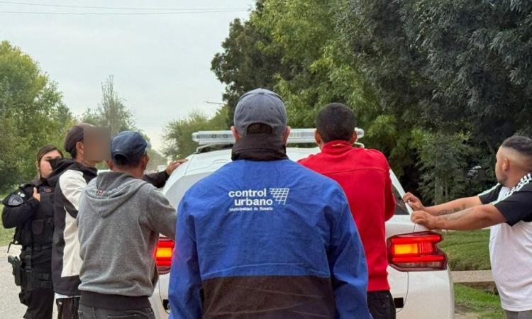 Detuvieron a 18 cuidacoches en operativos por eventos masivos en Rosario