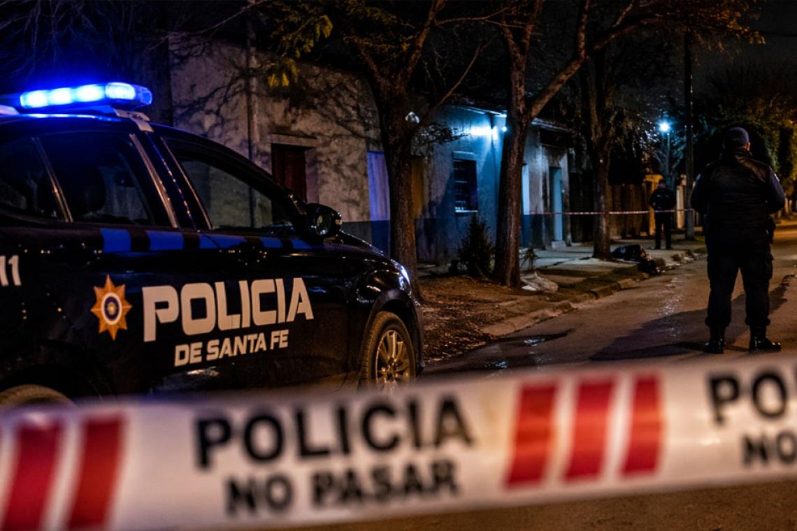 Crimen en Rosario: asesinaron a un hombre de un disparo en la cabeza y hay dos detenidos