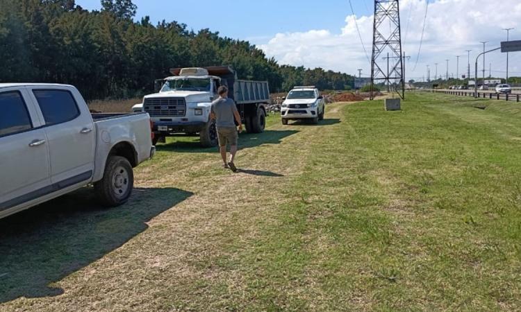Rosario sancionó a una empresa y la obligó a retirar escombros arrojados en un espacio público