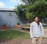 Mariana, la carpintera que aprendió en El Obrador y hoy ayuda a recuperar edificios históricos de Rosario