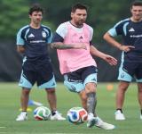 Argentina cierra su preparación mundialista ante Islandia y espera por Messi